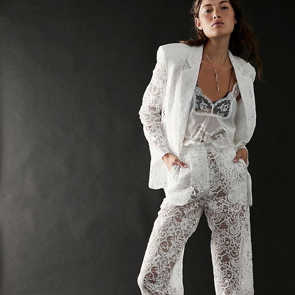 BRAND NEW Ronny Komo Lace 2-piece Suit!